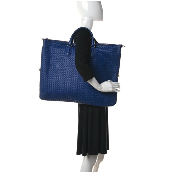 Bottega veneta Intrecciato convertible tote in cobalt blue - Picture 3 of 10